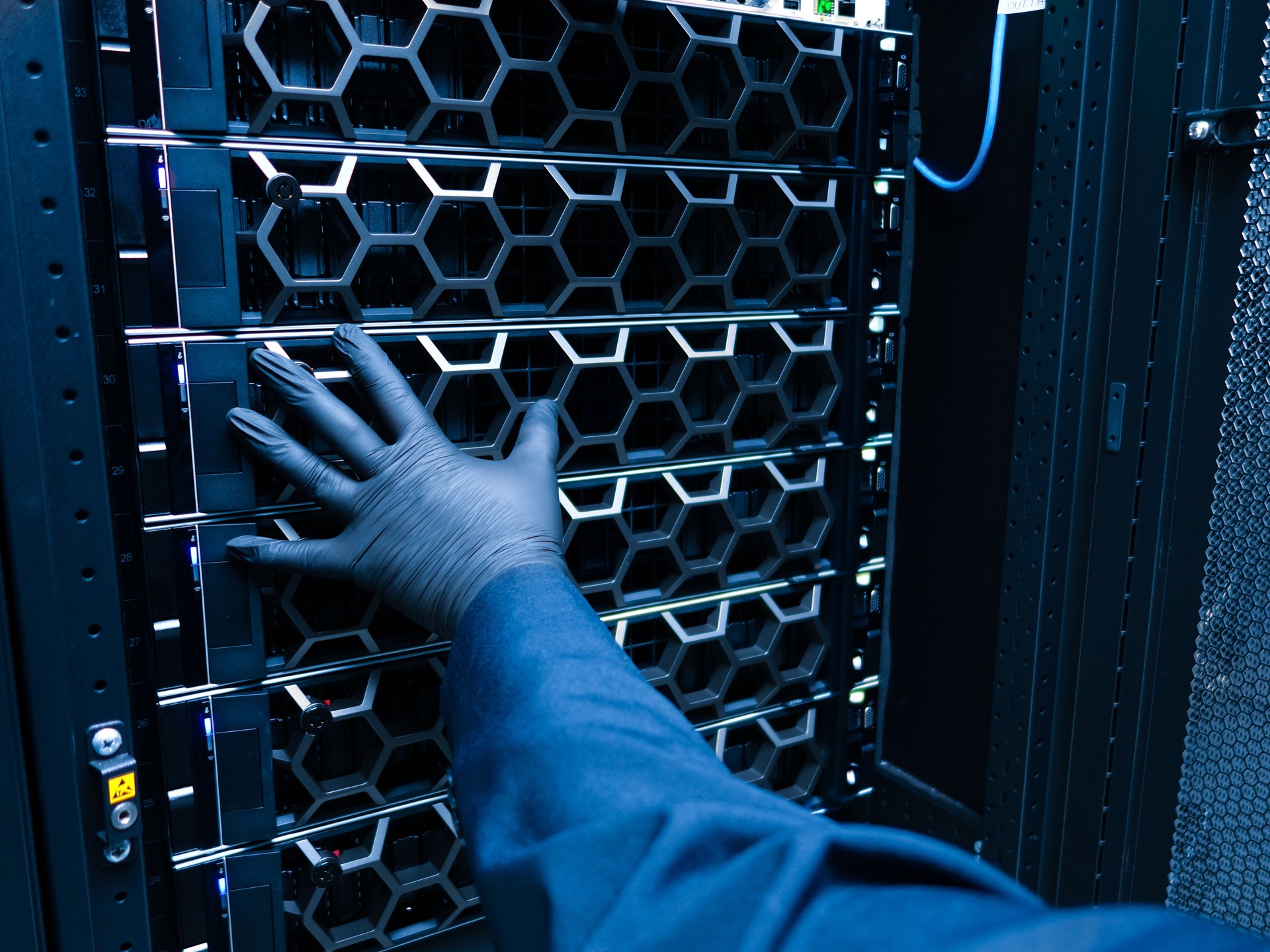 Data Center Server Maintenance Operation